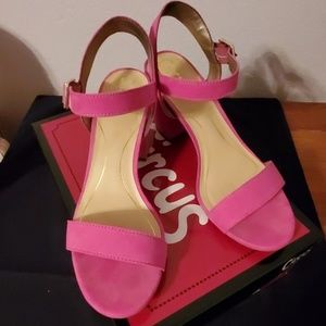 Pink heel shoes